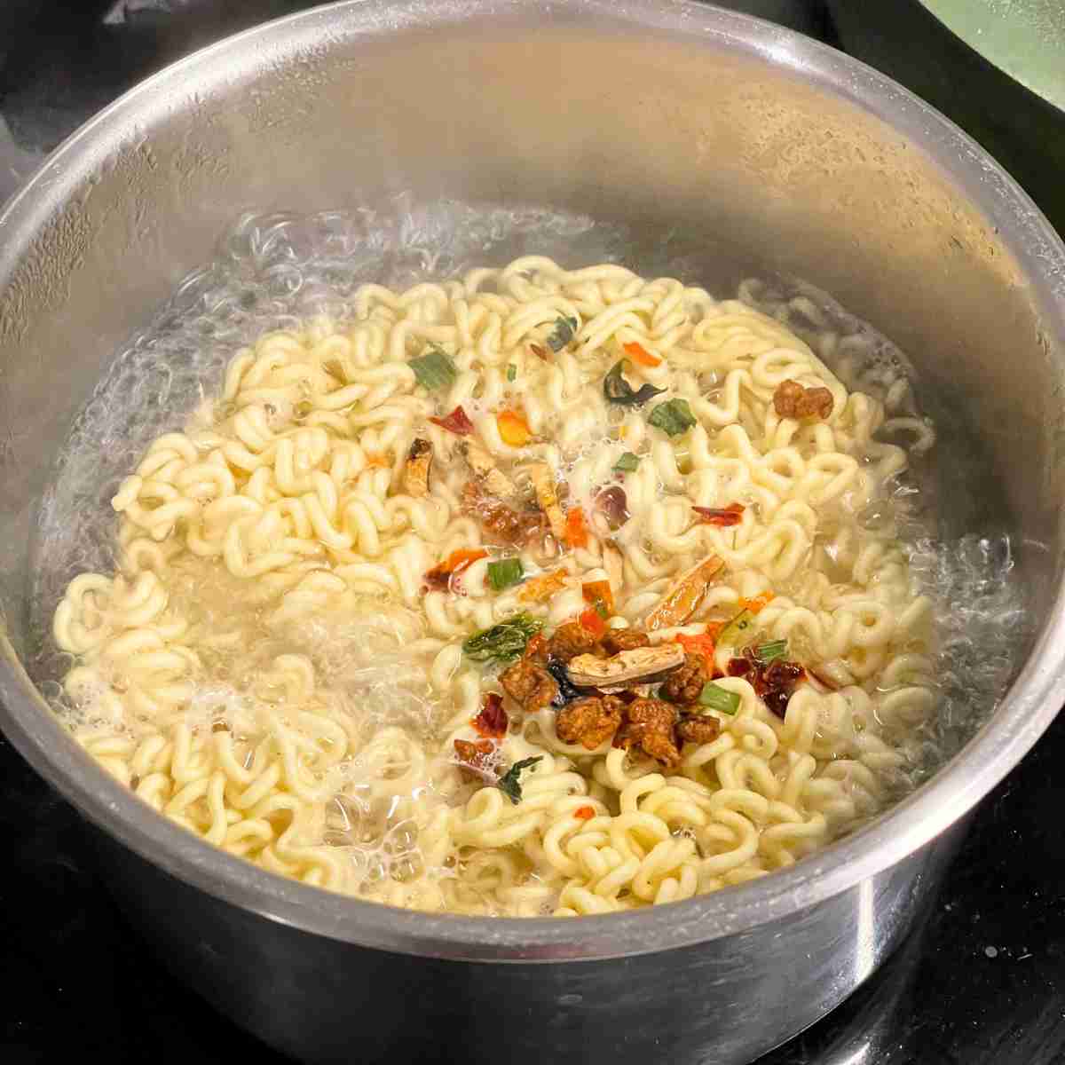Boil shin ramyum instant noodles
