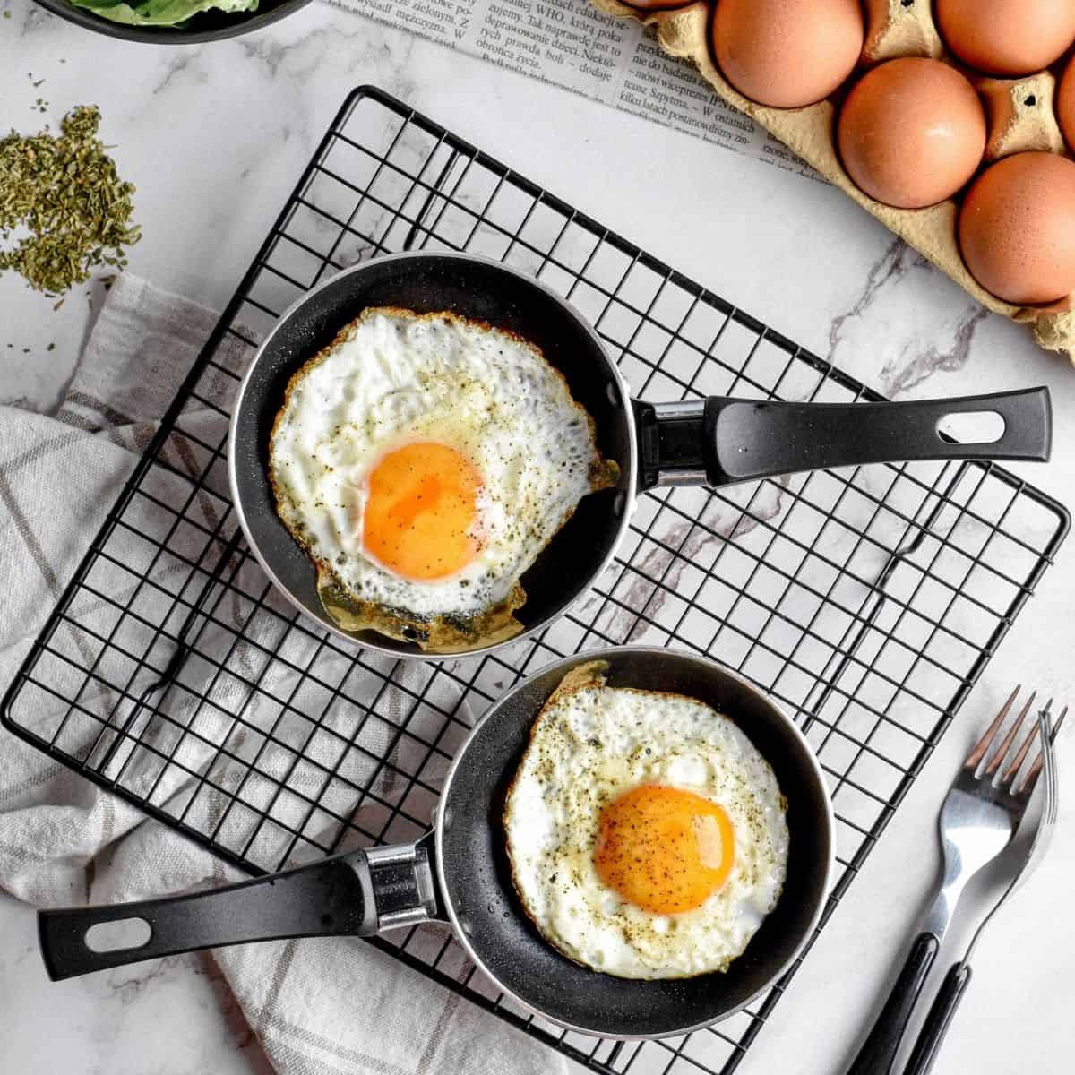 How To Cook Eggs Using Carbon Steel Pans Honest Food Talks