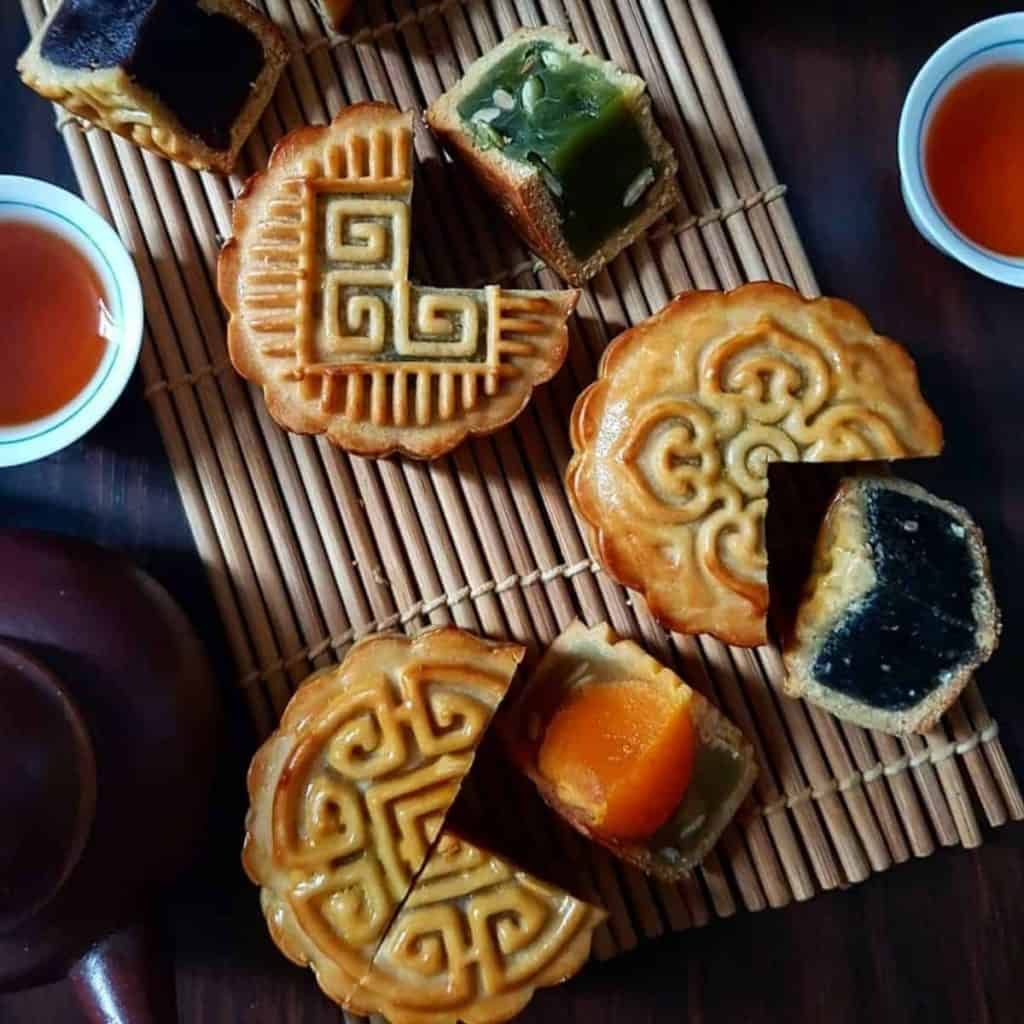 Our super-sized mooncake for this year's Mid-Autumn Festival is now  AVAILABLE!! Filled with pork floss, mochi, taro paste, and salted egg…