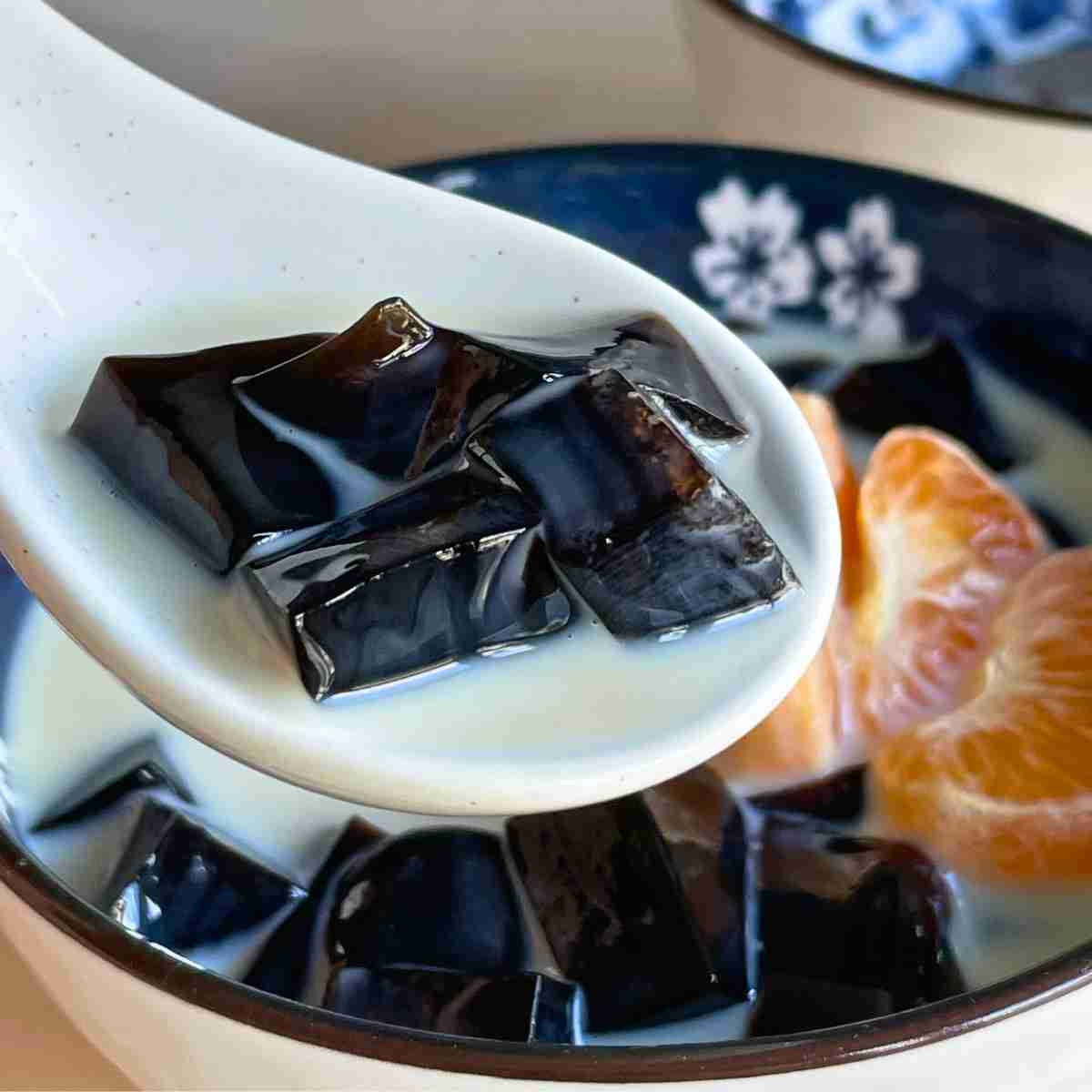 chinese grass jelly with coconut milk