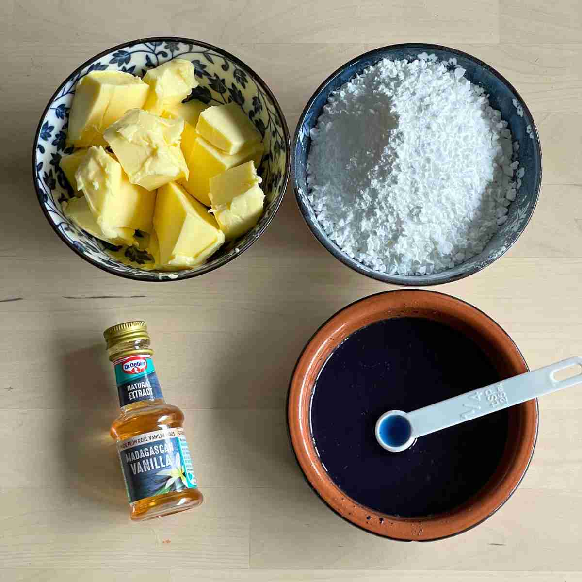 buttercream frosting ingredients with food colouring flavouring