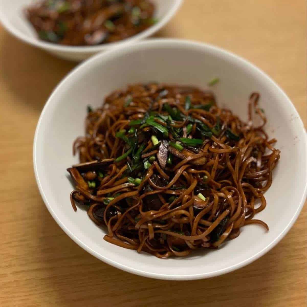 https://www.honestfoodtalks.com/wp-content/uploads/2022/04/Longevity-noodles-chinese-new-year-recipe-birthday.jpg