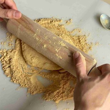 cover dough in soy bean powder