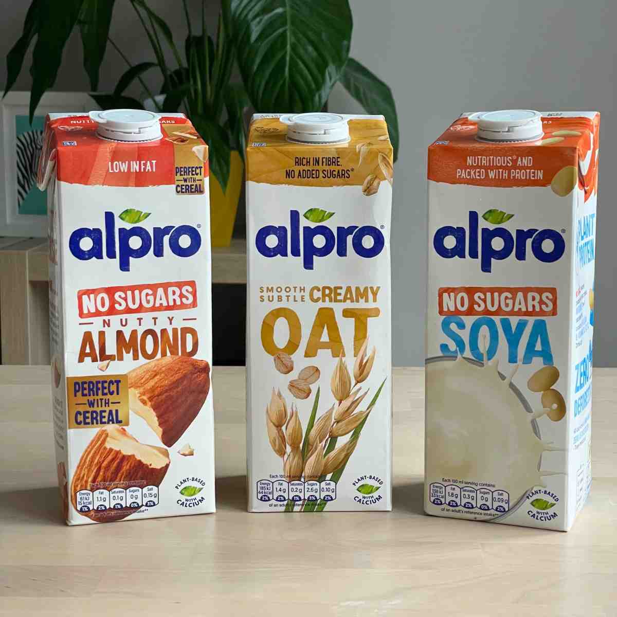 Plant milk almond oat soya