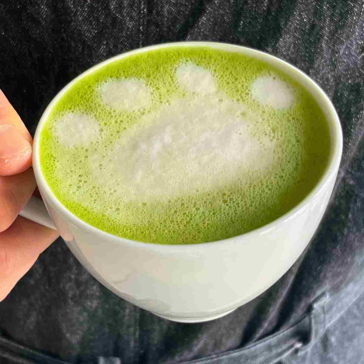 vegan matcha latte using oat milk