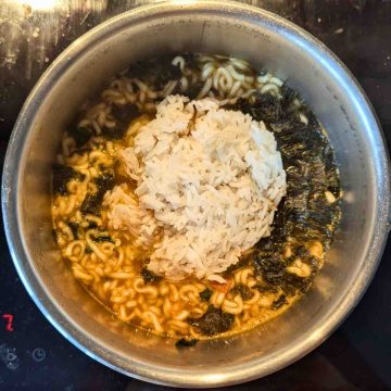add rice to ramyeon